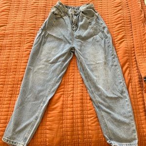 Size M fits like a 2-4 stretchy waist band